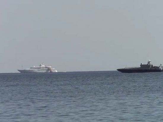 6-7 августа Путин и Медведев отдыхали в Геленджике во "дворце" на мысе Идокопас