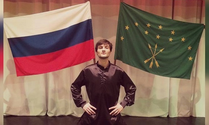 Черкес из Сирии, готовящийся к депортации, получил поддержку администрации Путина Черкес из Сирии, готовящийся к депортации, получил поддержку администрации Путина